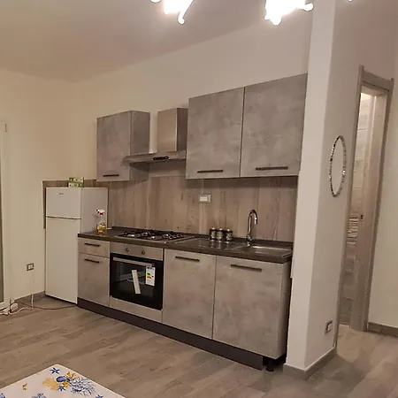 Center Regina Elena 49 Queen * אולביה