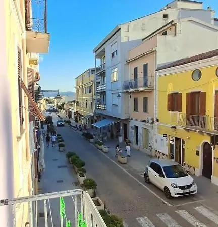 Center Regina Elena 49 Queen *