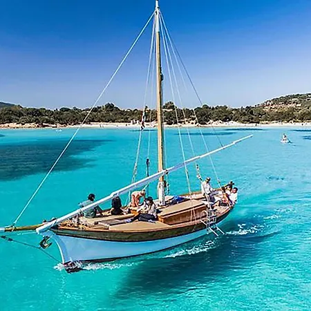 Center Regina Elena 49 Queen Olbia